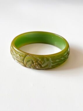 Vintage Green Hand Carved Rose Flower Bakelite Bangle Bracelet, Circa 1930